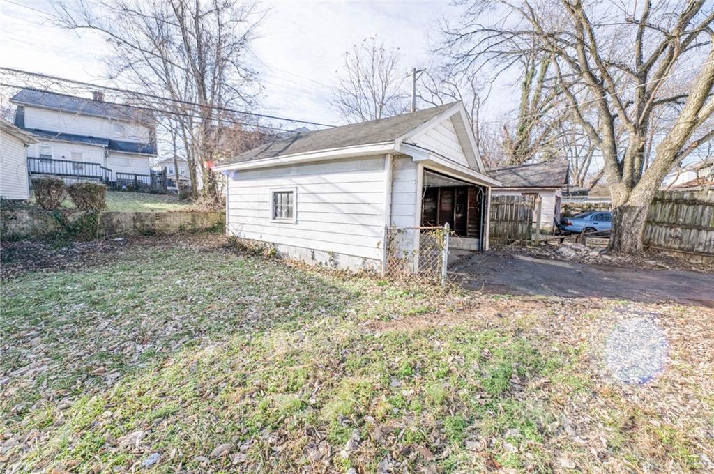 128 E Bruce Property Photo 40