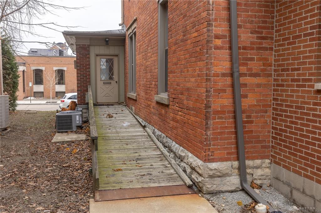 423 N Wayne Property Photo 18