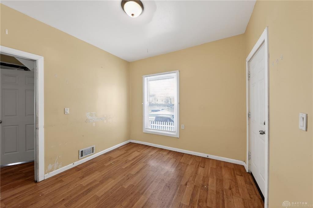 96 Notre Dame Property Photo 11