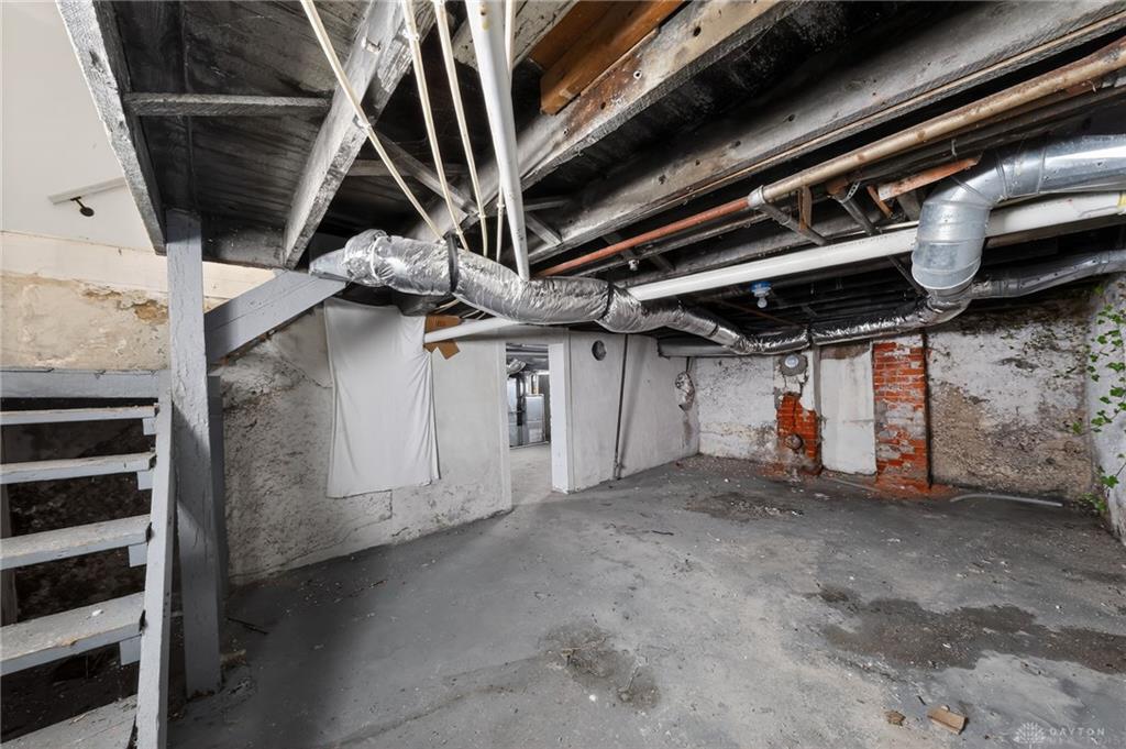 96 Notre Dame Property Photo 26