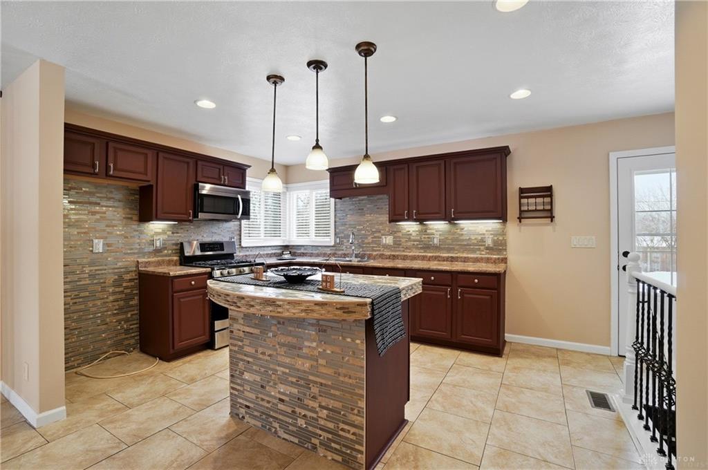 4769 Bigger Property Photo 11