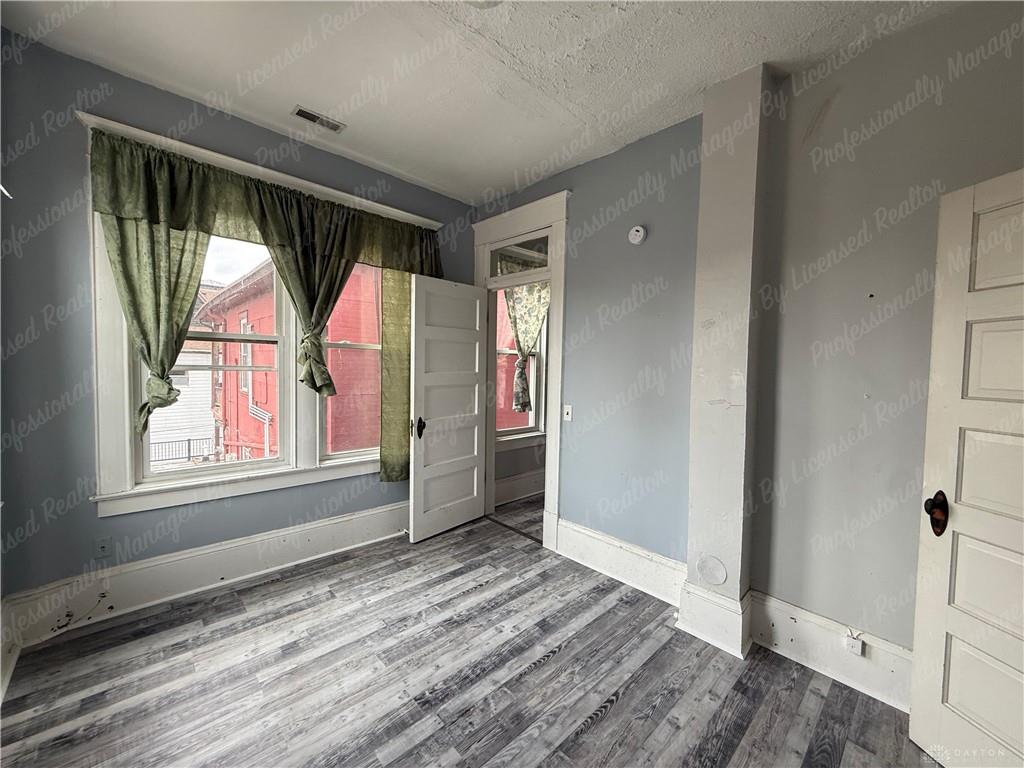 44 W High D Property Photo 13