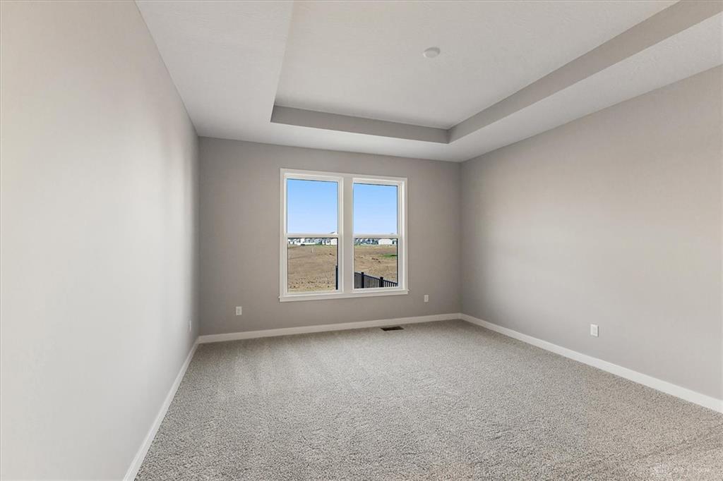 407 S Landon Property Photo 9