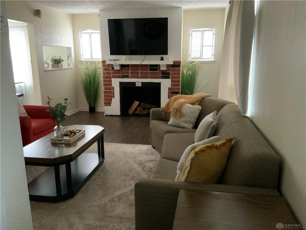 1820 Rutland Property Photo 3
