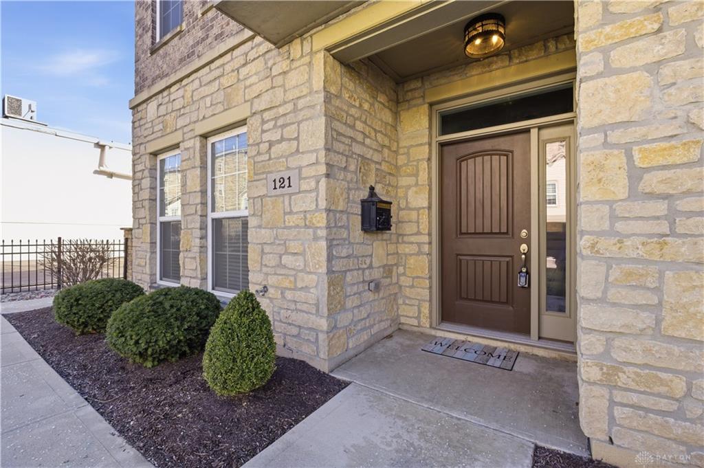 121 Lowe Property Photo 4