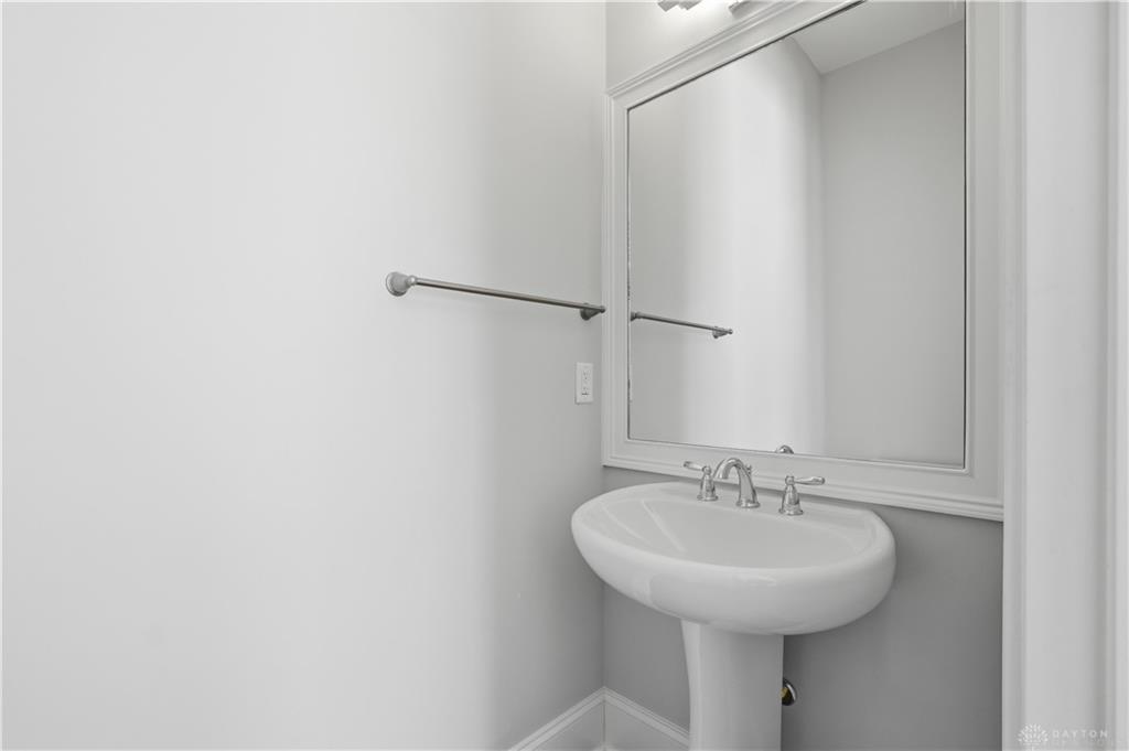 121 Lowe Property Photo 16