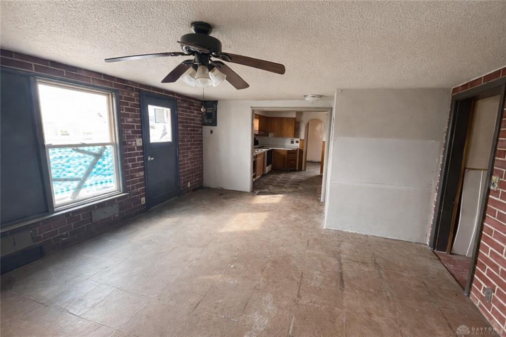 410 N Main Property Photo 5