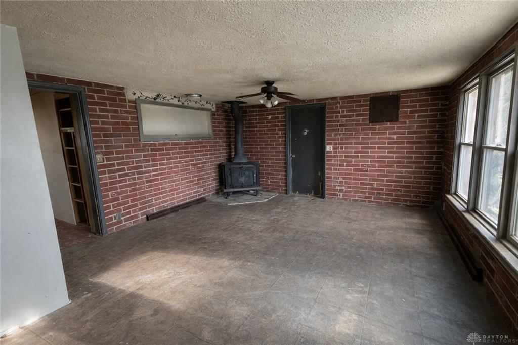 410 N Main Property Photo 6