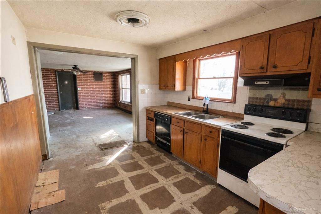410 N Main Property Photo 13