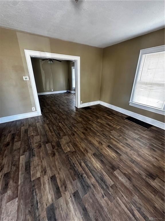 709-711 W Mulberry Property Photo 3