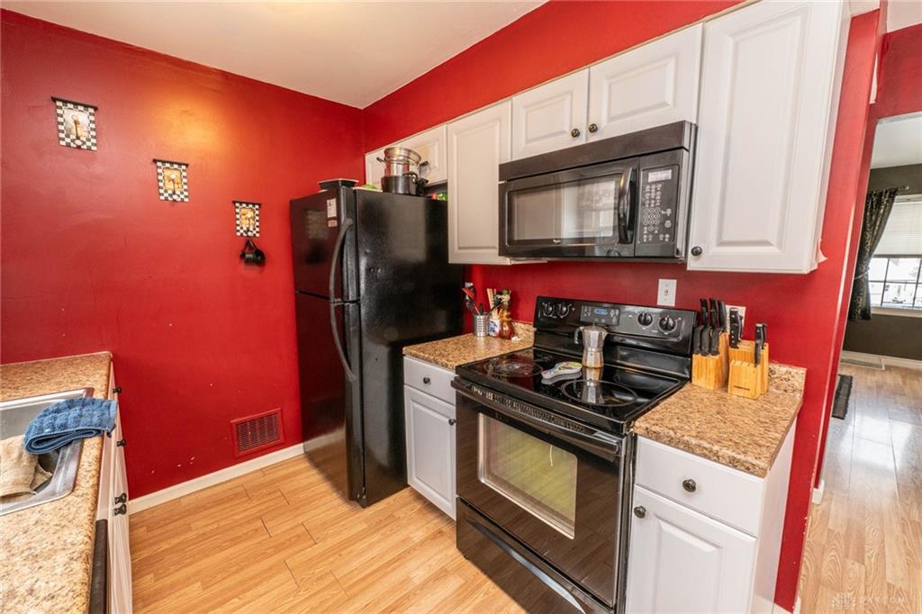 1222 Oakhill Property Photo 3