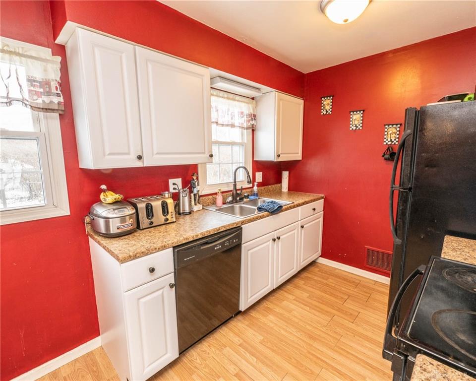 1222 Oakhill Property Photo 10