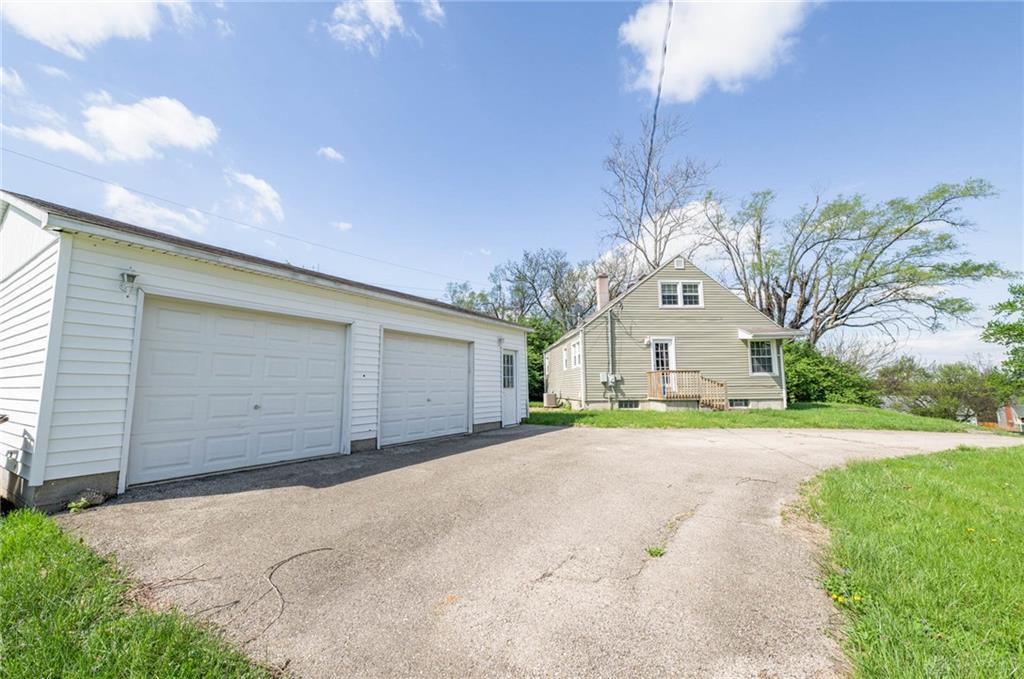 1222 Oakhill Property Photo 42