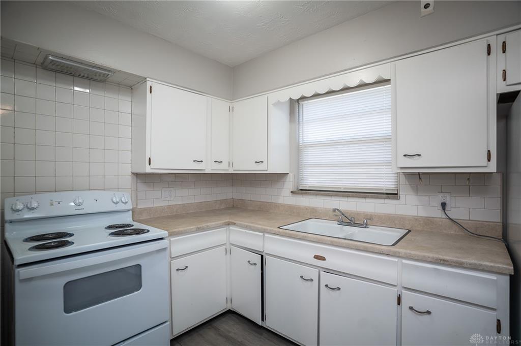 2525 Lakeview Property Photo 5