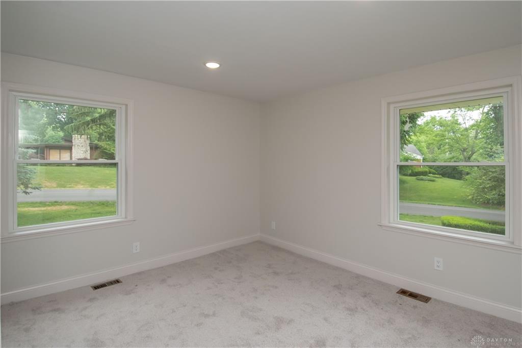 238 Towerview Property Photo 14