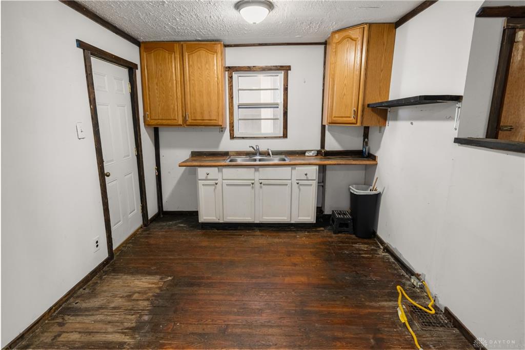 1810 High Property Photo 11