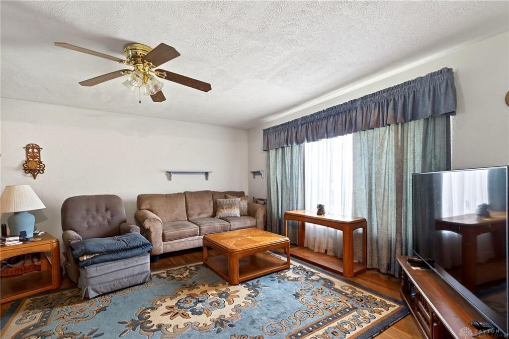1204 Waving Willow Property Photo 6