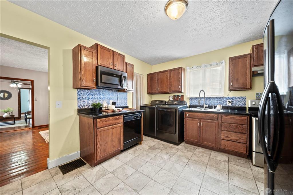 508 Oak Property Photo 10