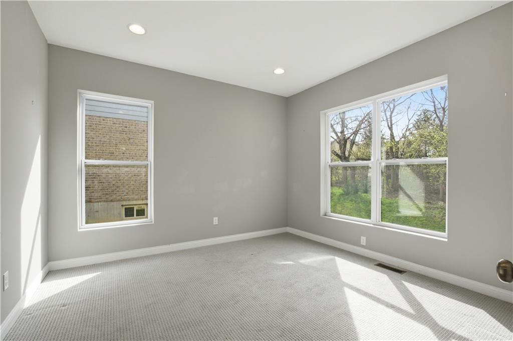713 Newton Property Photo 29