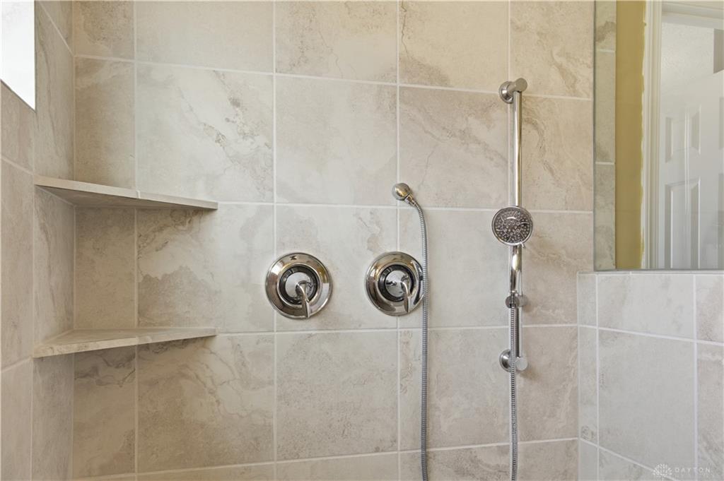 713 Newton Property Photo 39