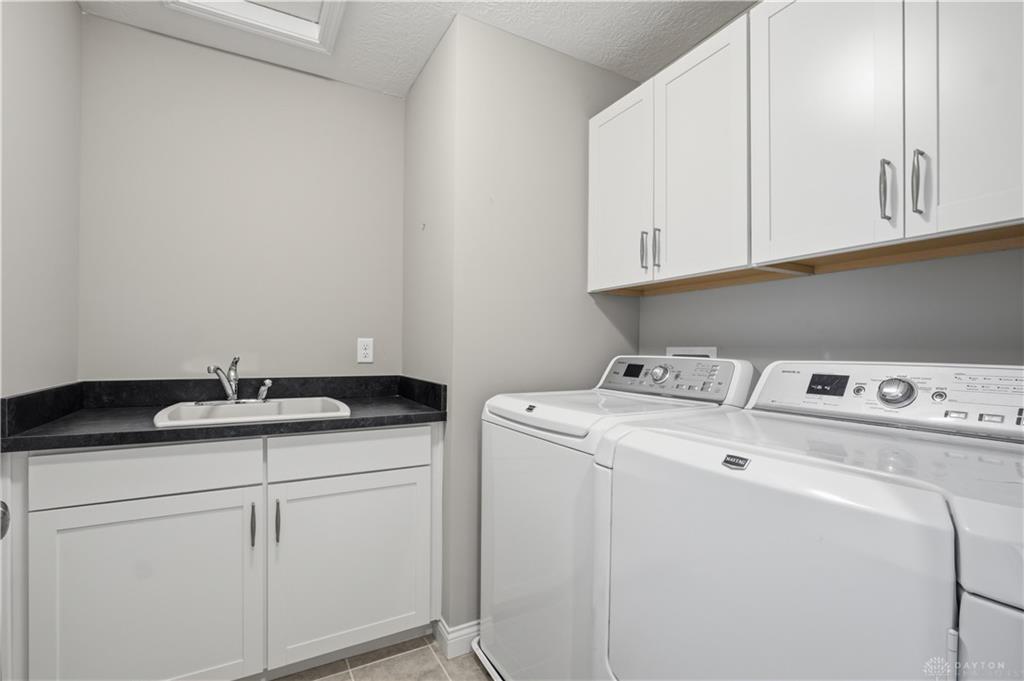 713 Newton Property Photo 45