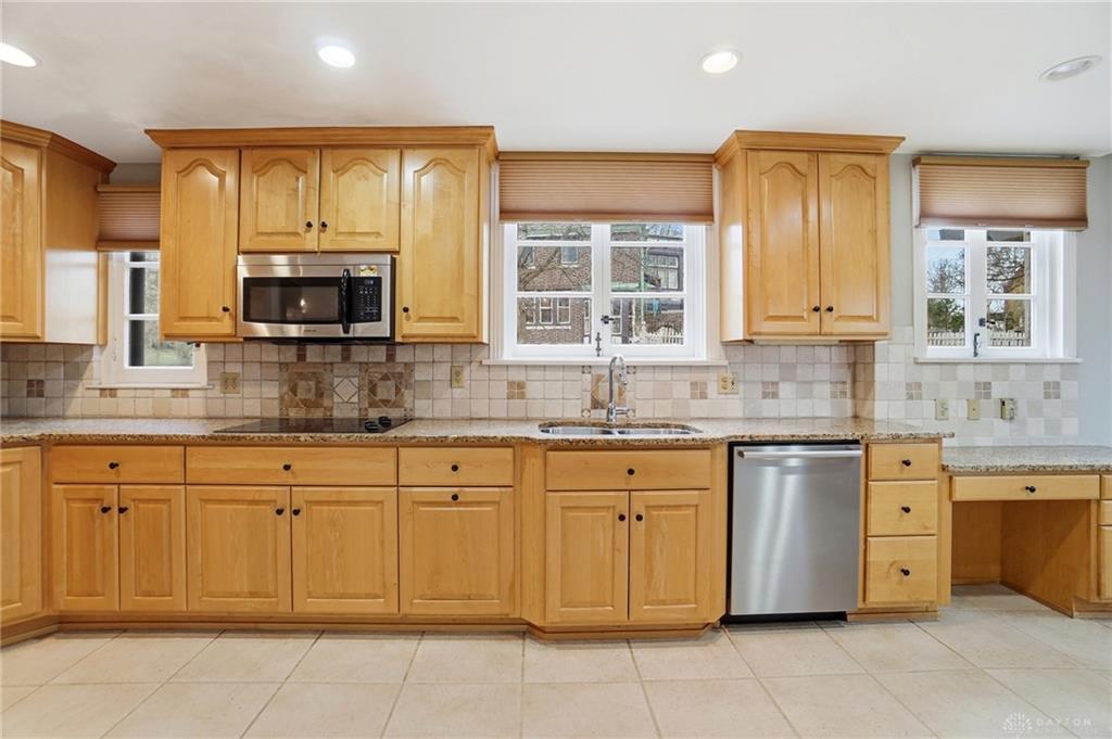 25 W Thruston Property Photo 46