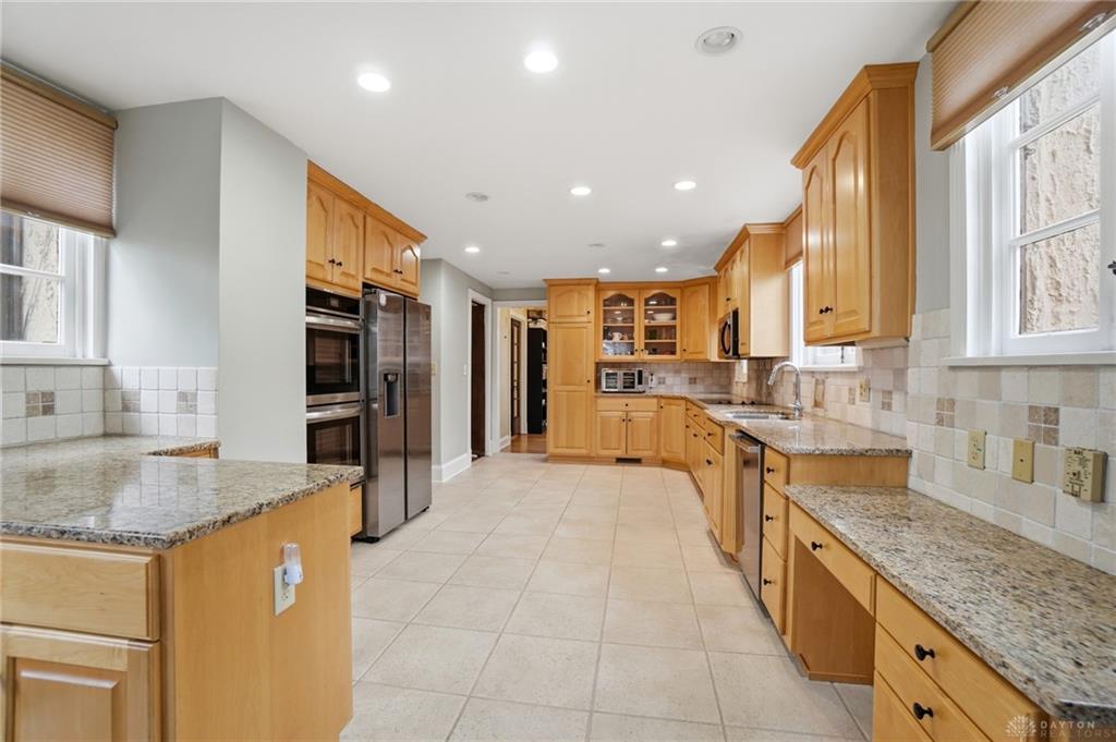 25 W Thruston Property Photo 57