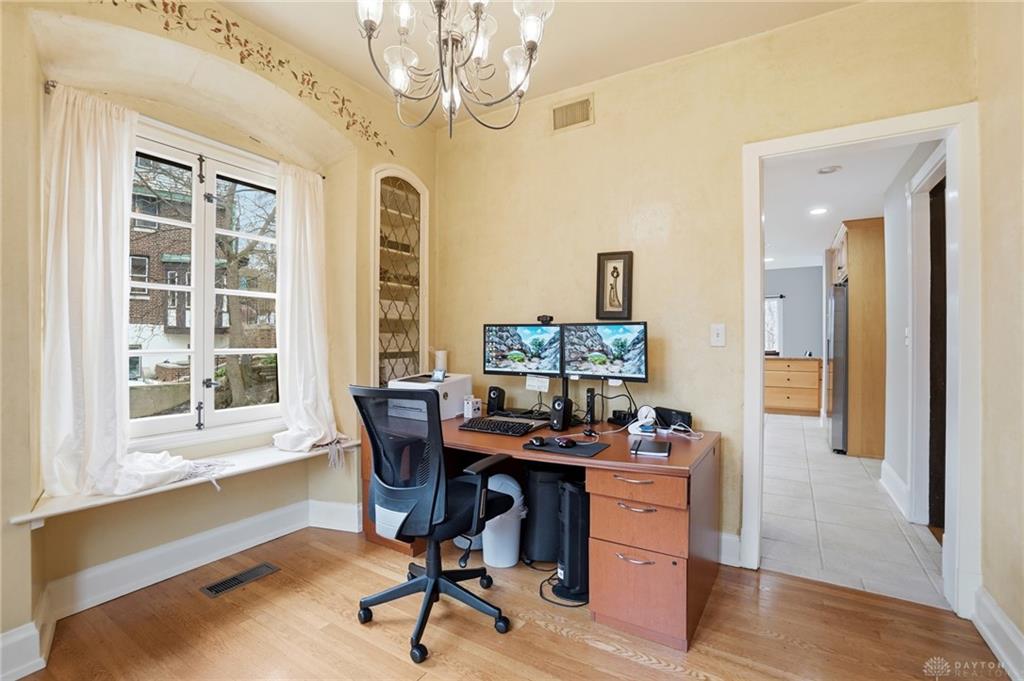 25 W Thruston Property Photo 64