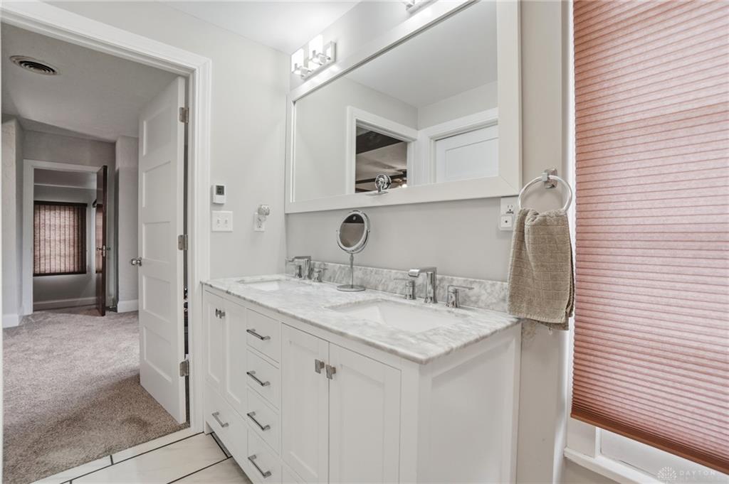 25 W Thruston Property Photo 78