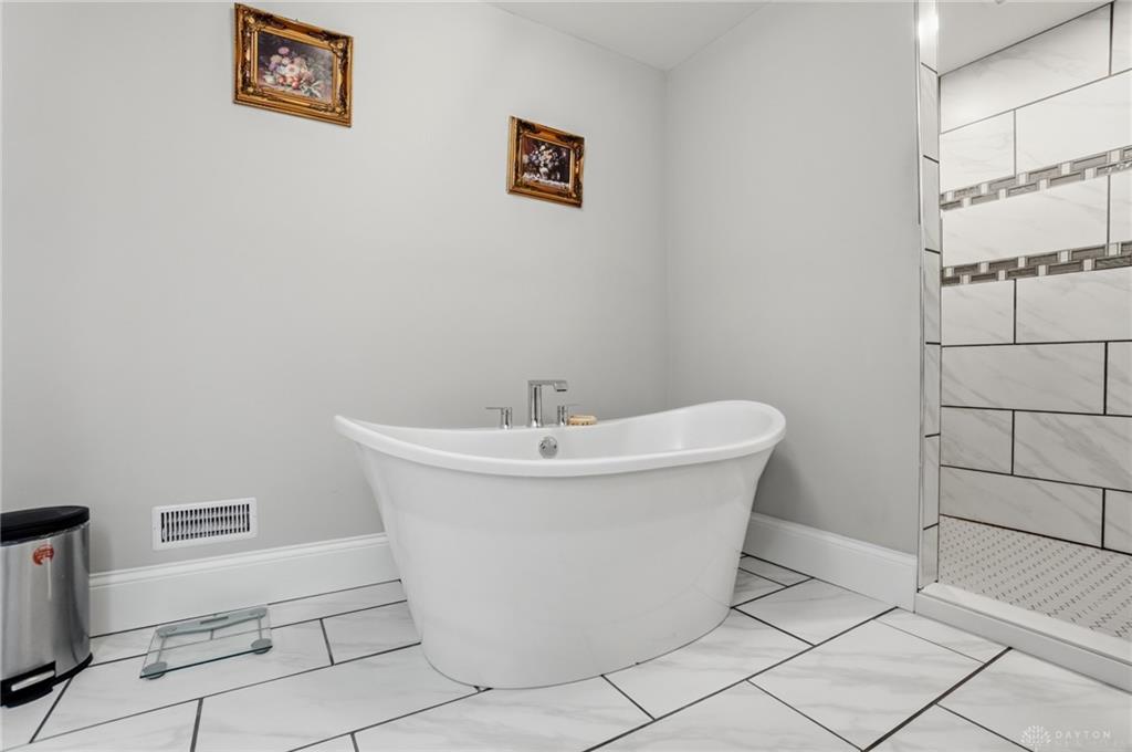 25 W Thruston Property Photo 79