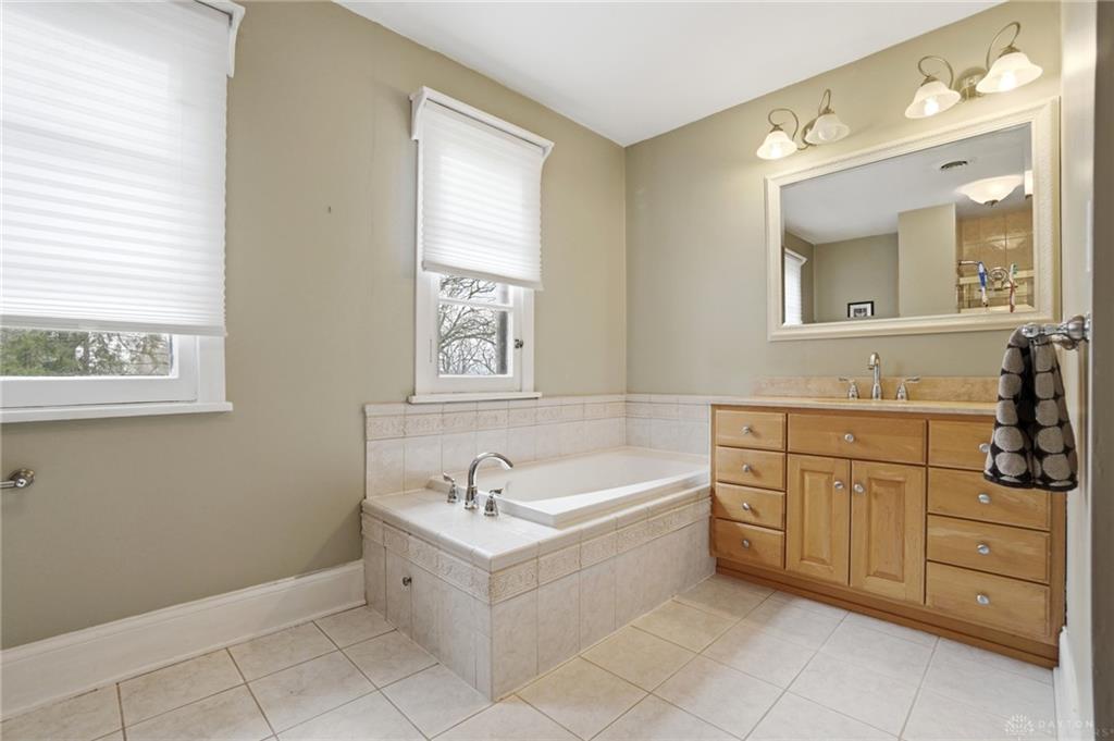 25 W Thruston Property Photo 80