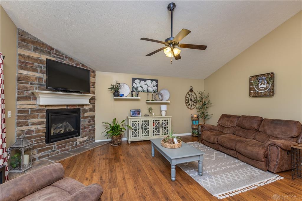 725 Loxley Property Photo 22
