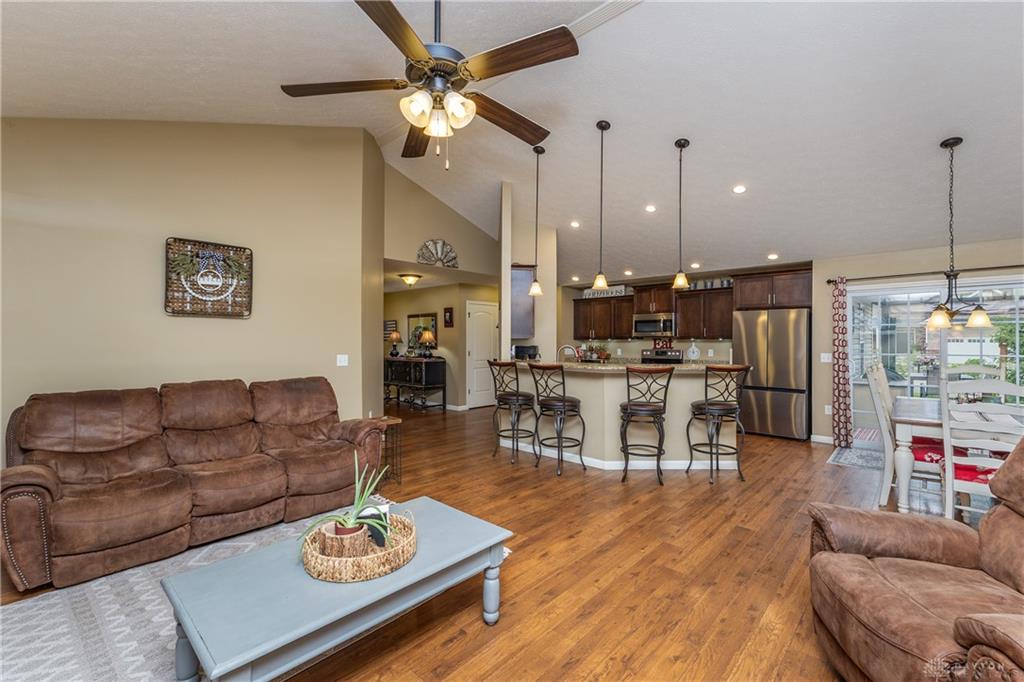 725 Loxley Property Photo 23