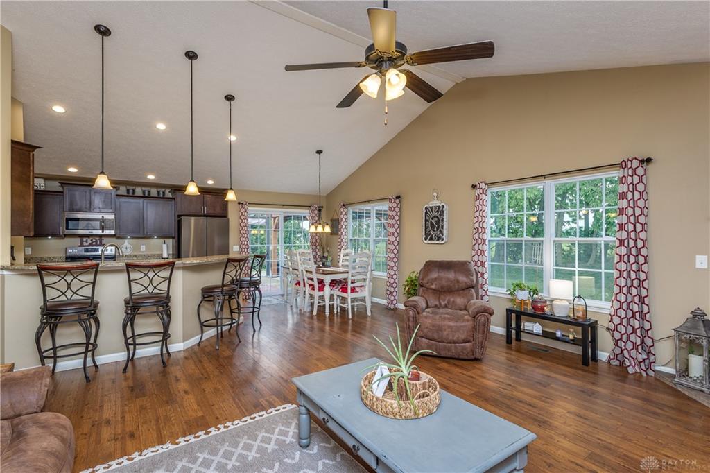 725 Loxley Property Photo 24
