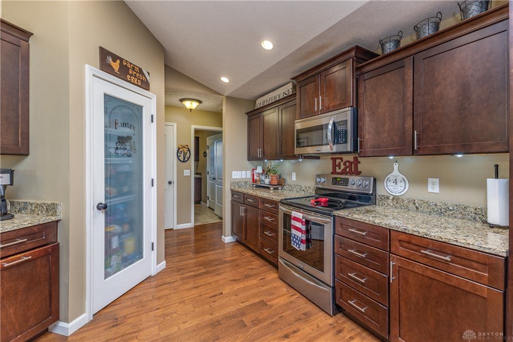 725 Loxley Property Photo 27