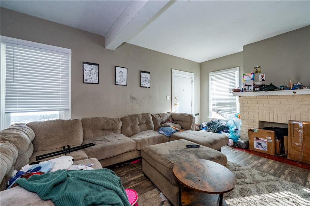 110 W Hudson Property Photo 4