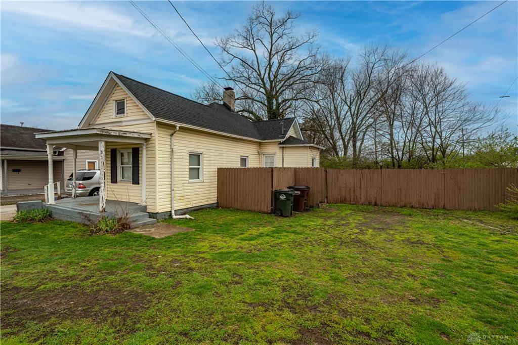 203 S 1st Property Photo 12