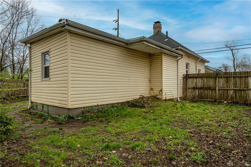 203 S 1st Property Photo 19