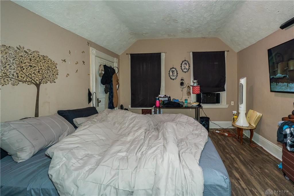 140 Webster Property Photo 14