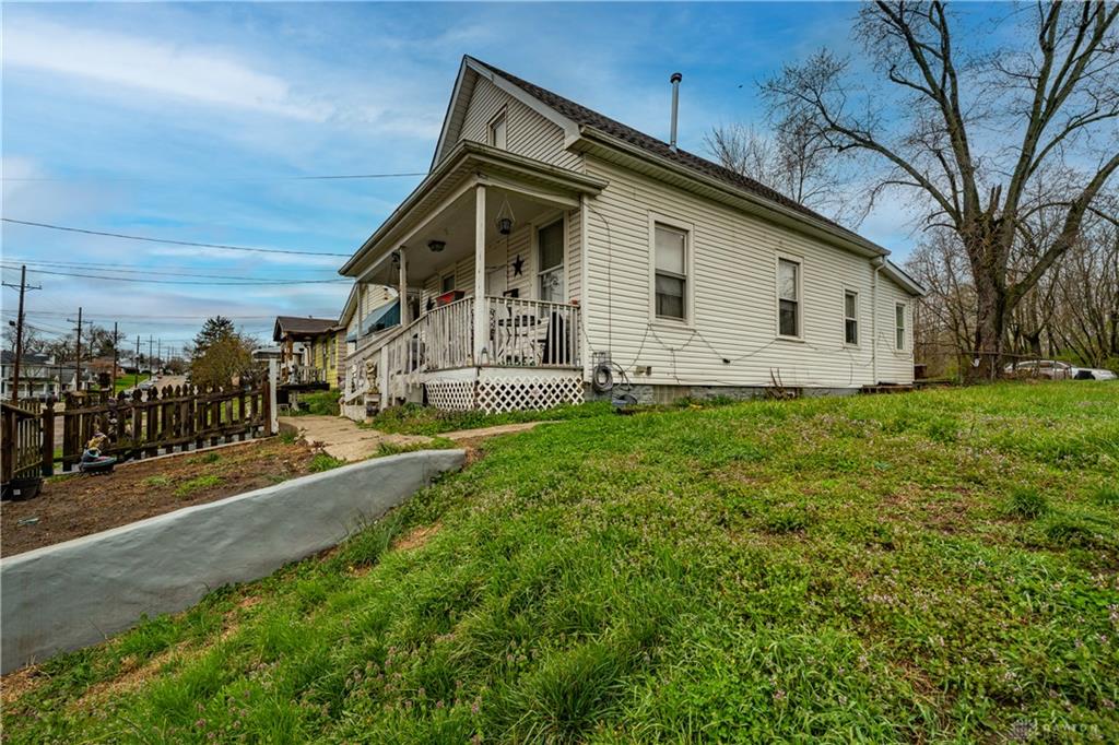 140 Webster Property Photo 21