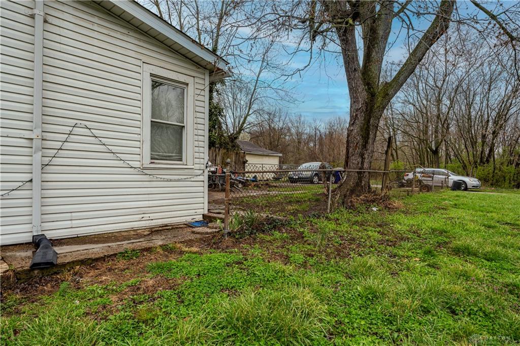 140 Webster Property Photo 23