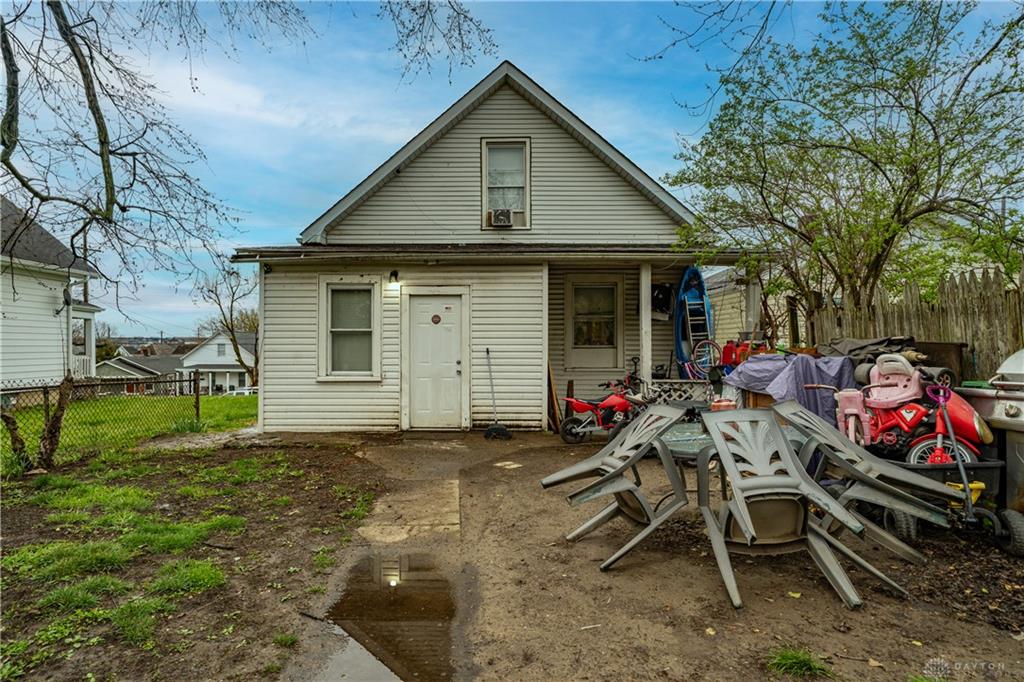 140 Webster Property Photo 24