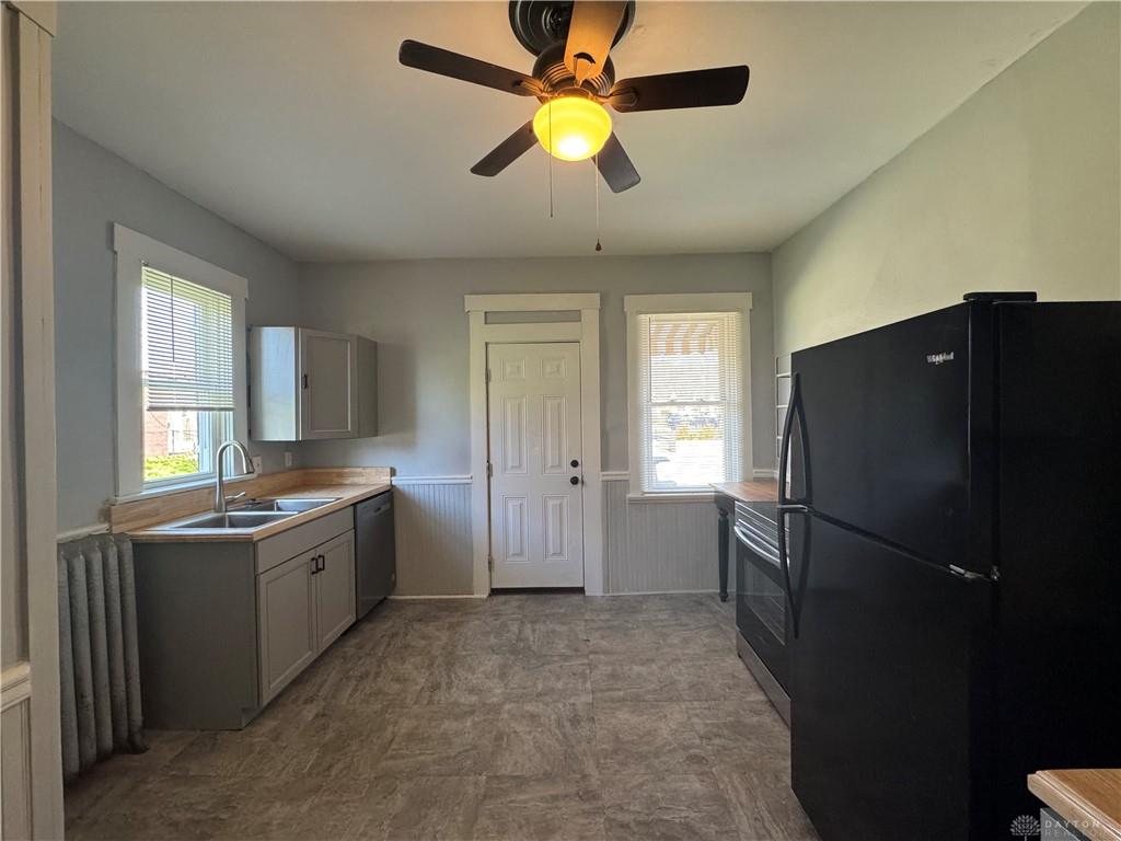 1220-1222 Wayne Property Photo 9