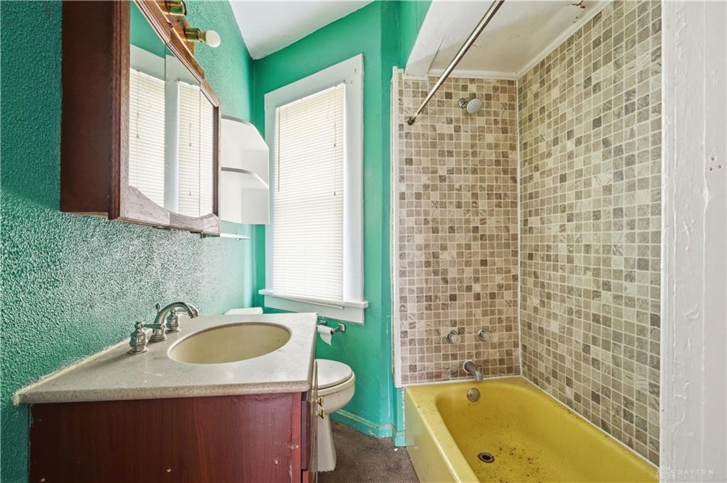 136 N Spring Property Photo 6