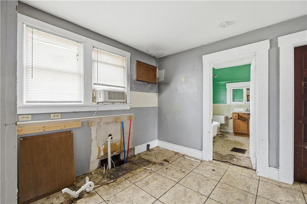 136 N Spring Property Photo 8