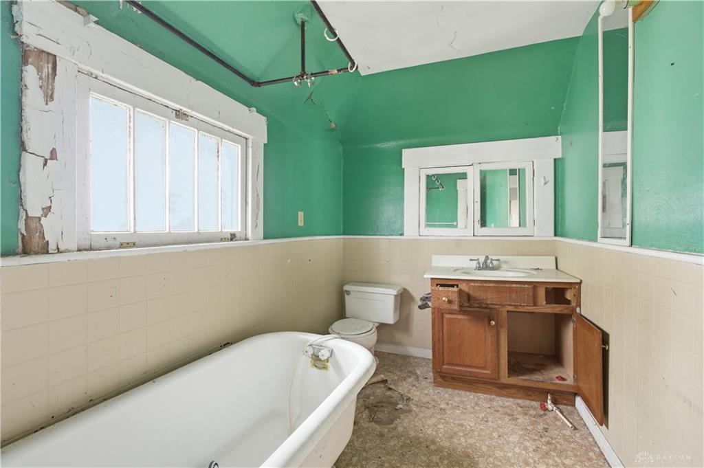 136 N Spring Property Photo 9