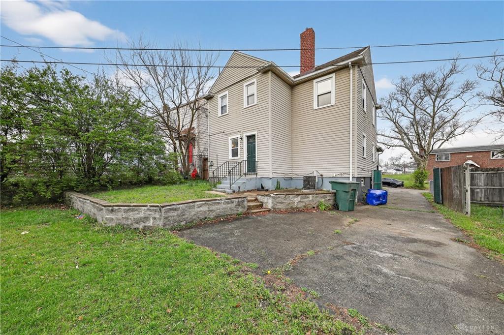 442 Allwen Property Photo 4