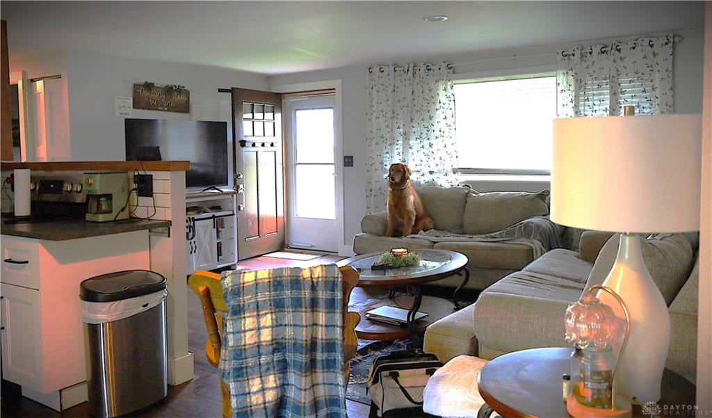 6810 Hubbard Property Photo 2