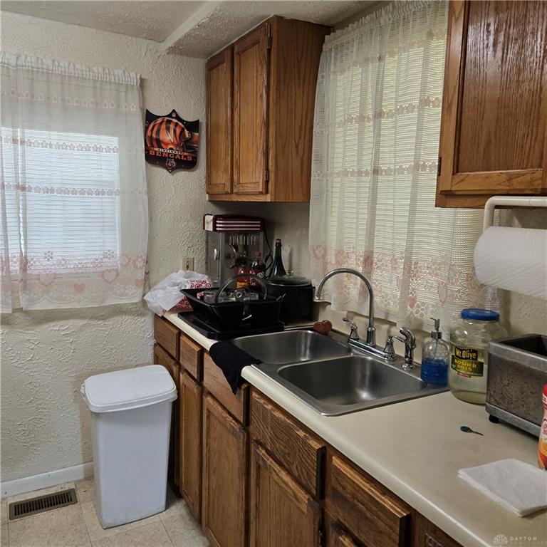 922 Stolz Property Photo 4