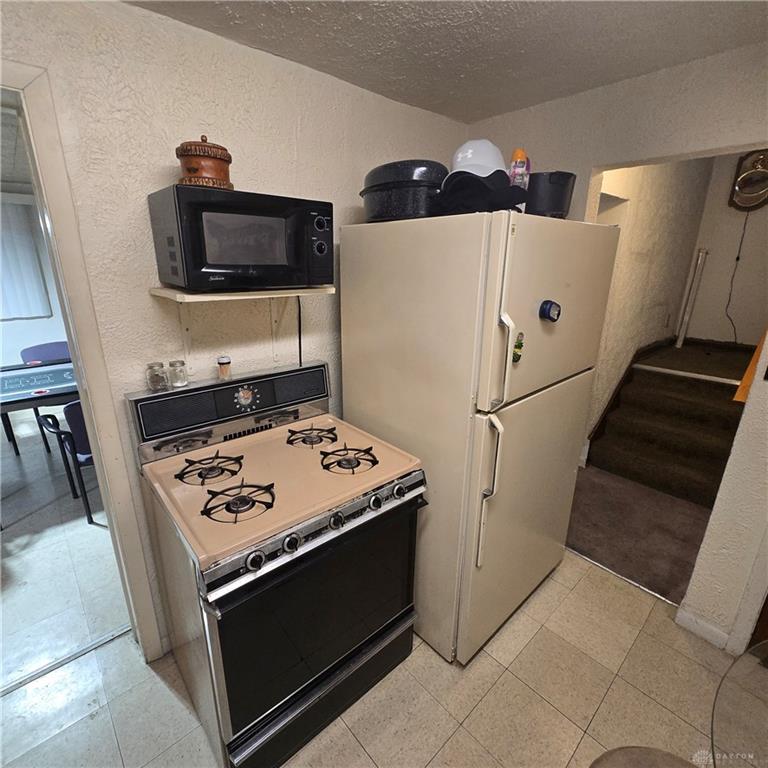 922 Stolz Property Photo 6